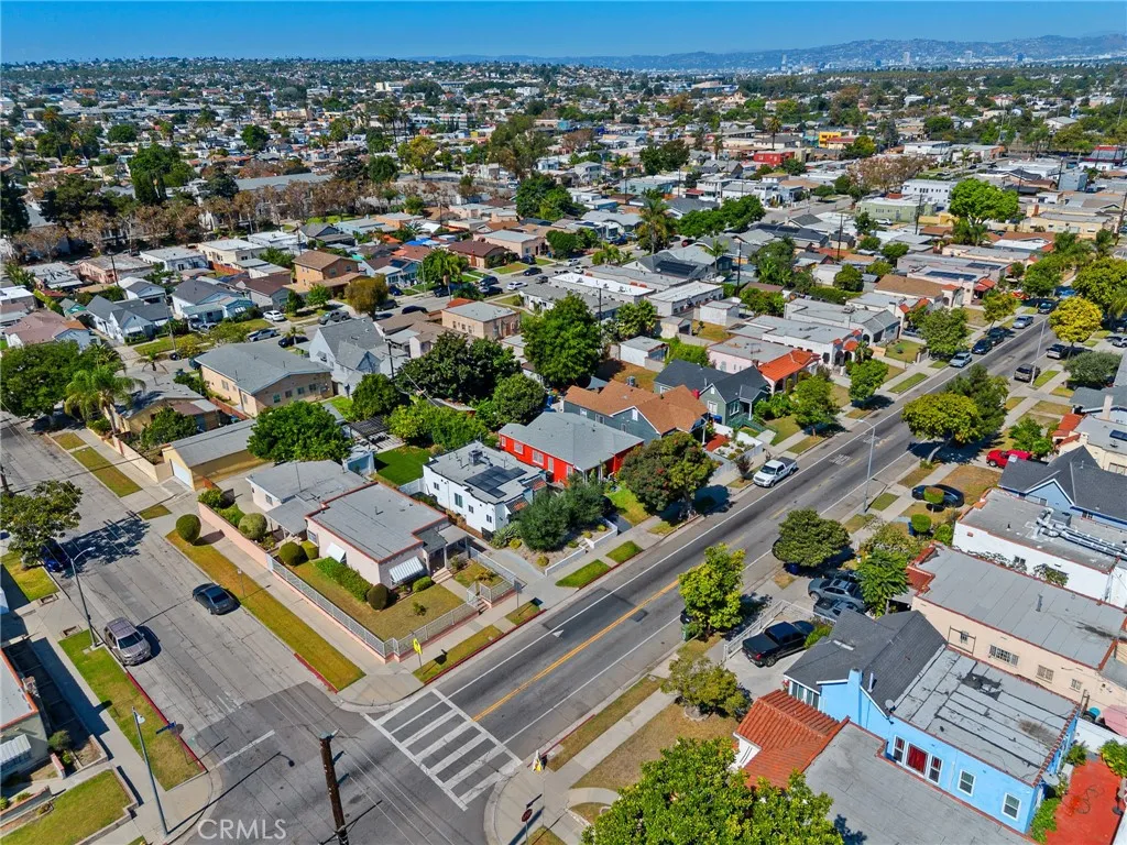 5951 S Van Ness, Los Angeles, California 90047 home-pic-31