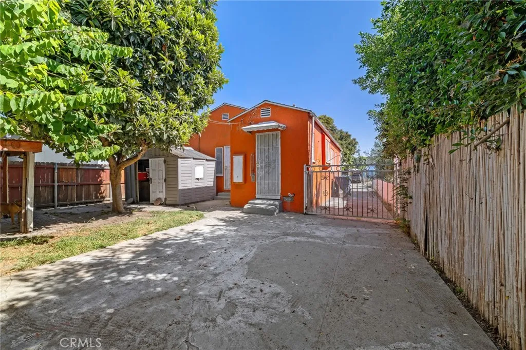 5951 S Van Ness, Los Angeles, California 90047 home-pic-23