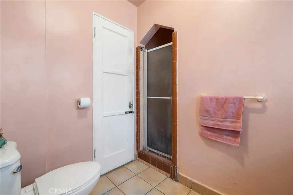 5951 S Van Ness, Los Angeles, California 90047 home-pic-22
