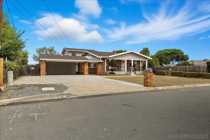 3135 Crela Street, Bonita, California 91902