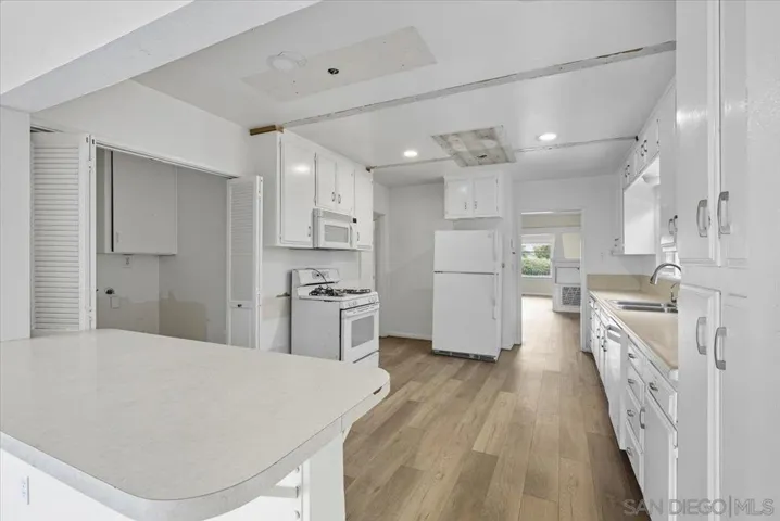 3135 Crela Street, Bonita, California 91902