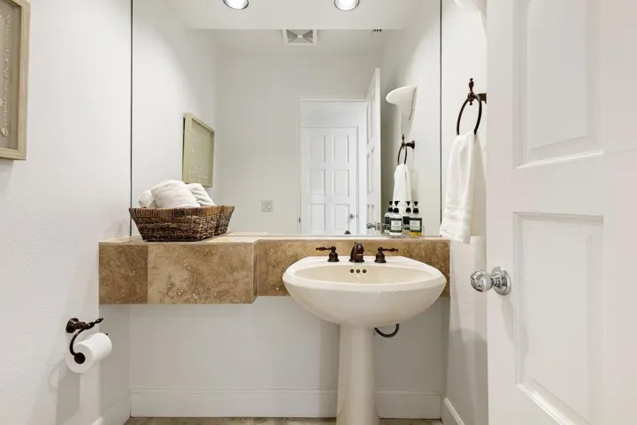 POWDER ROOM
