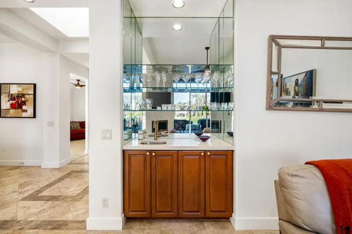 WET BAR