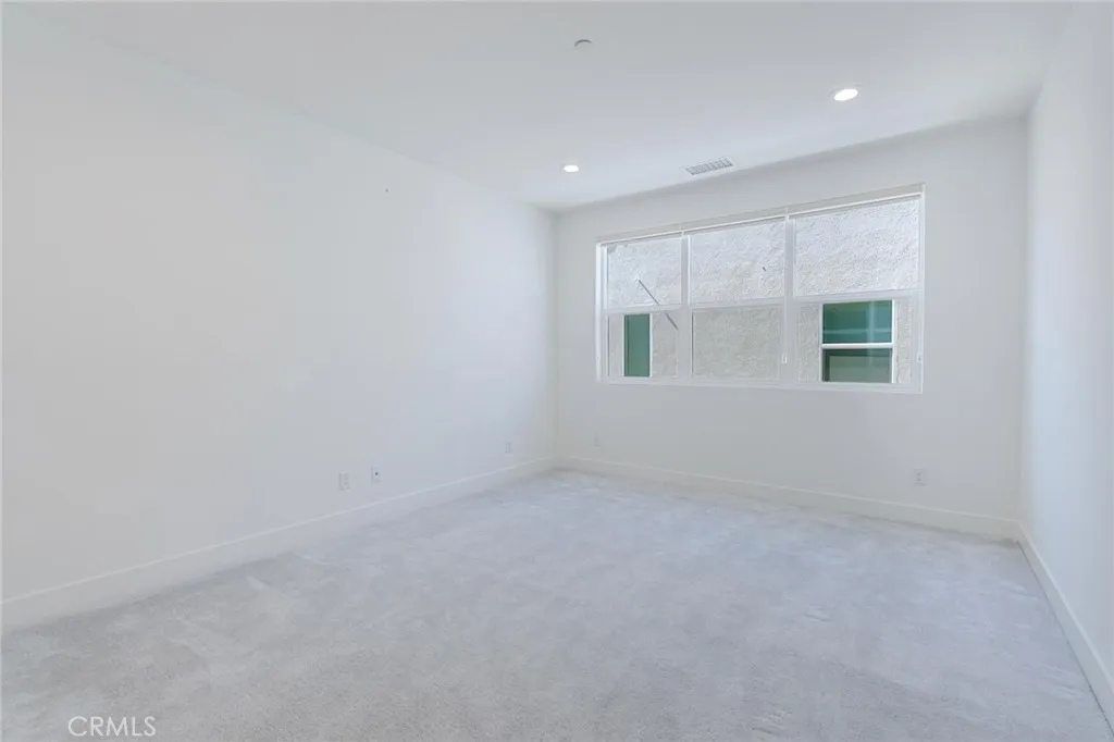 19230 Blackthorn Drive, Saugus, California 91351 home-pic-15