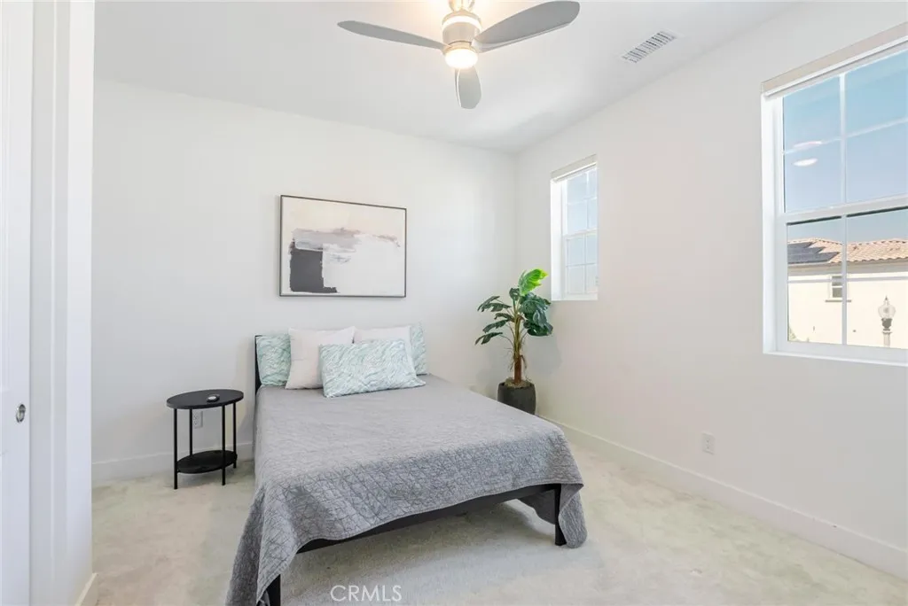 19230 Blackthorn Drive, Saugus, California 91351 home-pic-23