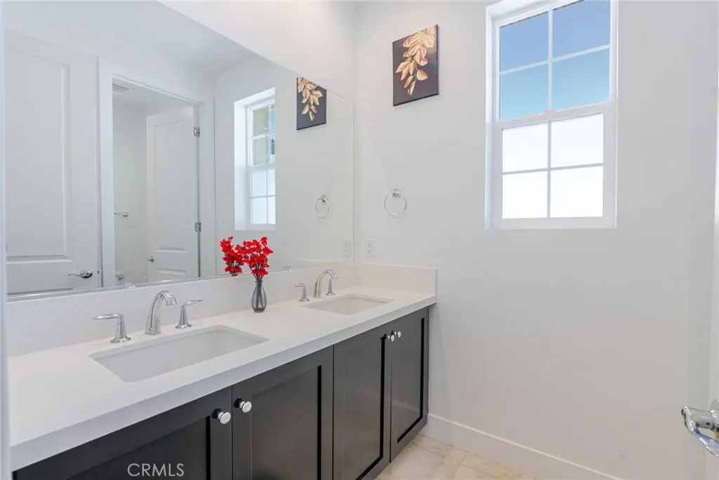 19230 Blackthorn Drive, Saugus, California 91351 home-pic-24