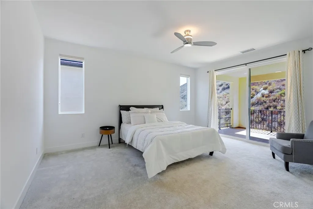 19230 Blackthorn Drive, Saugus, California 91351 home-pic-16