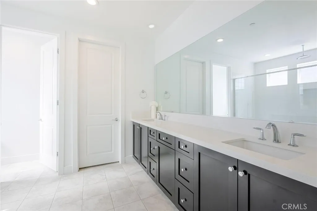 19230 Blackthorn Drive, Saugus, California 91351 home-pic-20