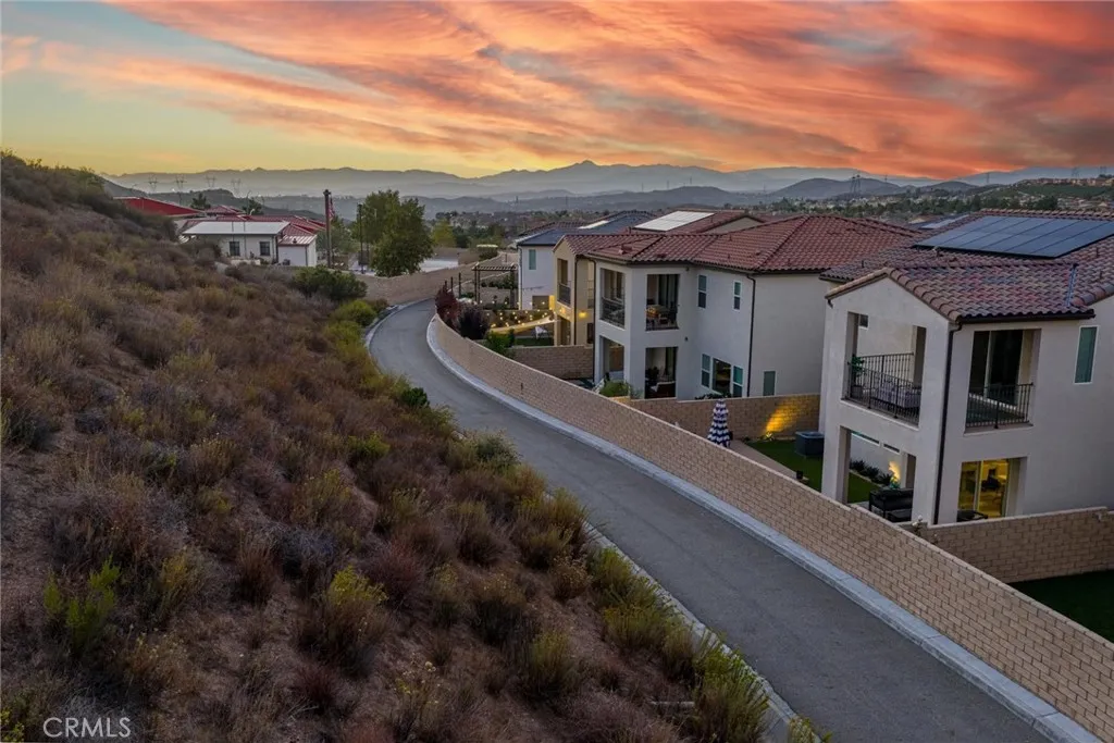 19230 Blackthorn Drive, Saugus, California 91351 home-pic-33