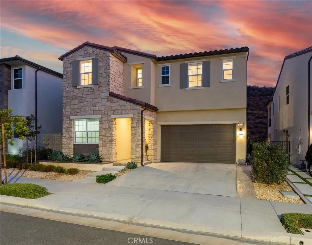 19230 Blackthorn Drive, Saugus, California 91351 home-pic-1
