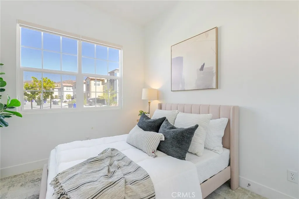 19230 Blackthorn Drive, Saugus, California 91351 home-pic-11