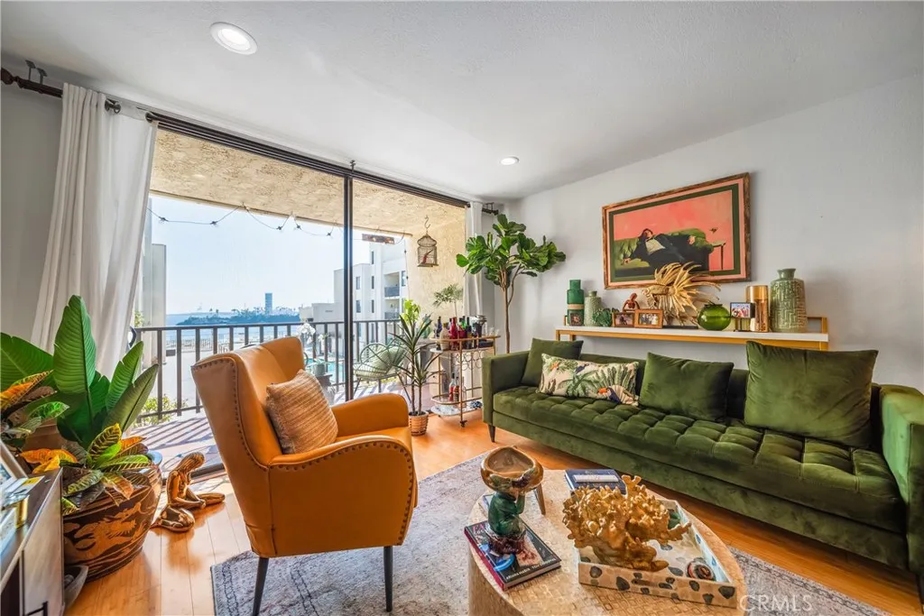 1140 E Ocean Boulevard 220, Long Beach, California 90802 home-pic-0