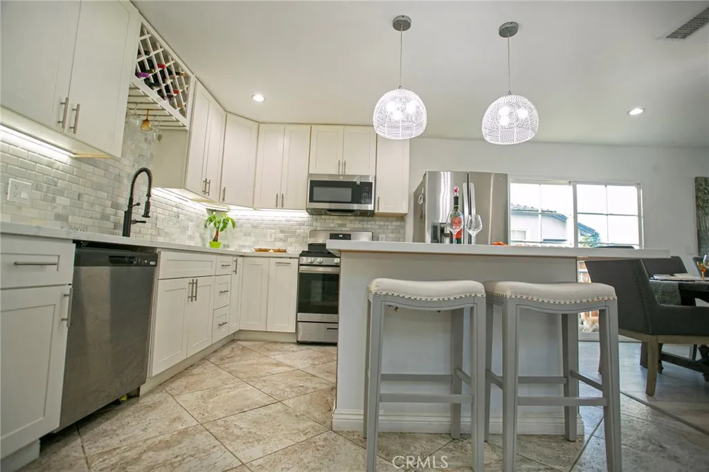 8322 Vista Del Rosa Street, Downey, California 90240 home-pic-14