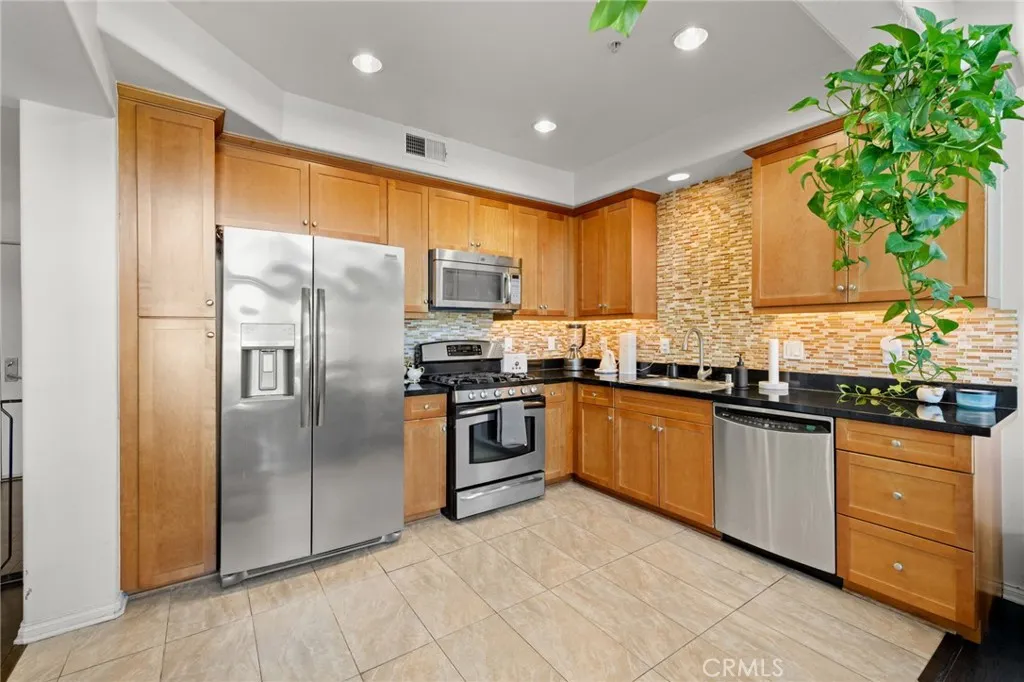 360 W Avenue 26 401, Lincoln Heights, California 90031 home-pic-1