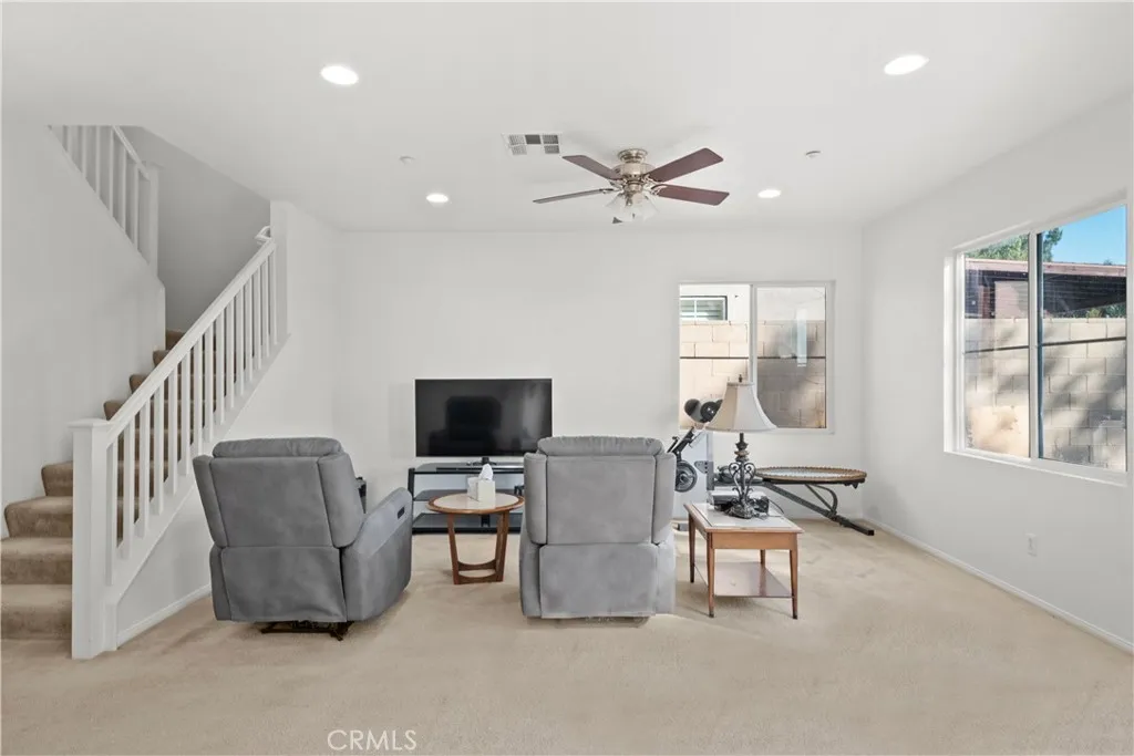 6257 Long Cove Drive, Fontana, California 92336 home-pic-5