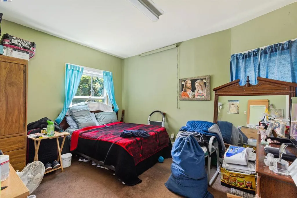 845 Isabella Street, Oakland, California 94607 home-pic-13