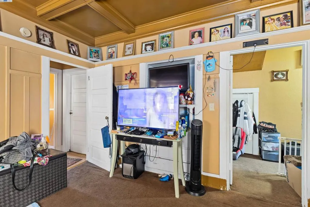 845 Isabella Street, Oakland, California 94607 home-pic-8