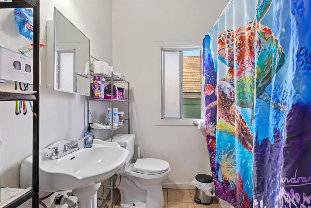 845 Isabella Street, Oakland, California 94607 home-pic-19