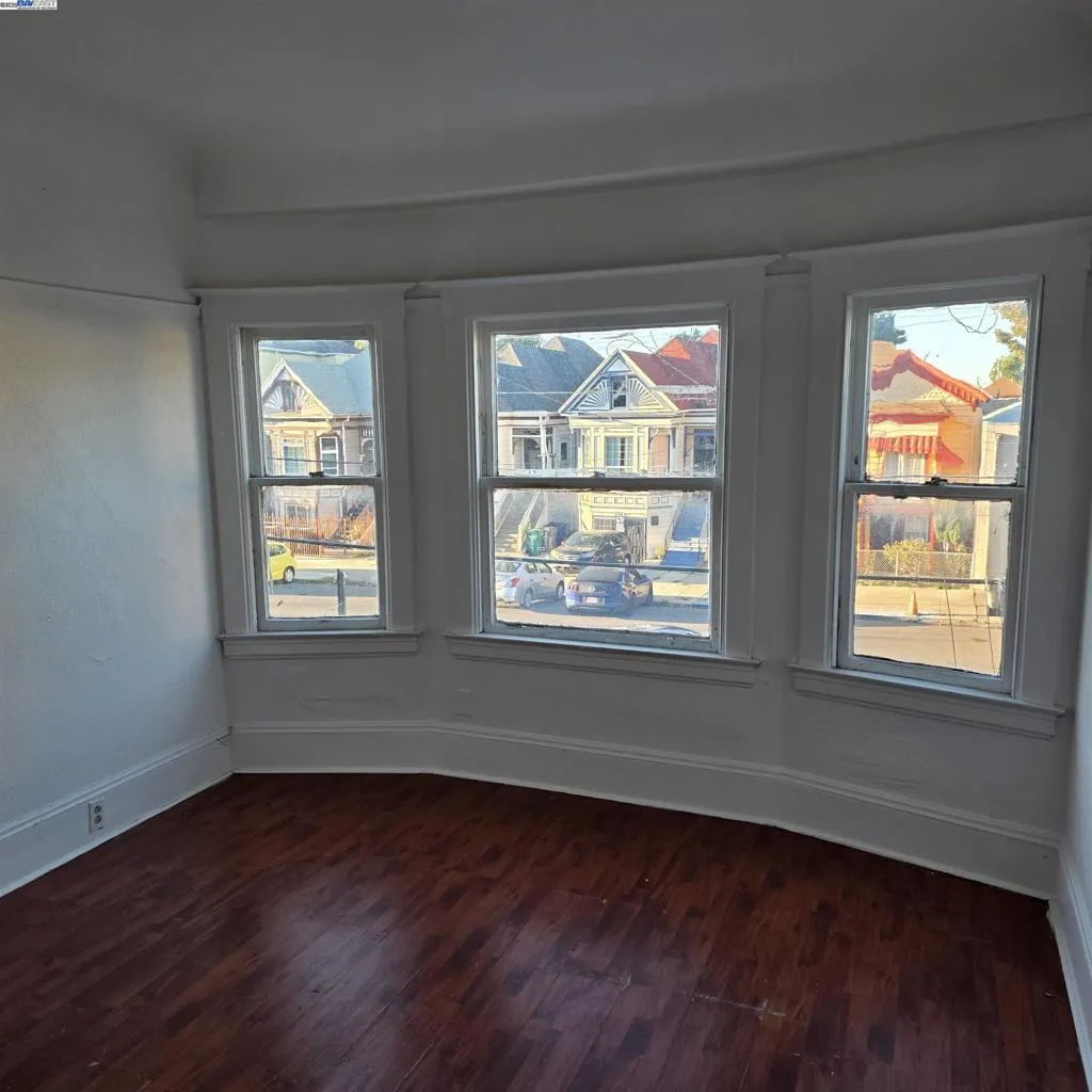 845 Isabella Street, Oakland, California 94607 home-pic-26