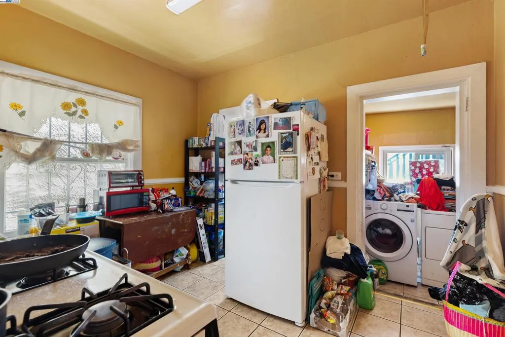 845 Isabella Street, Oakland, California 94607 home-pic-10