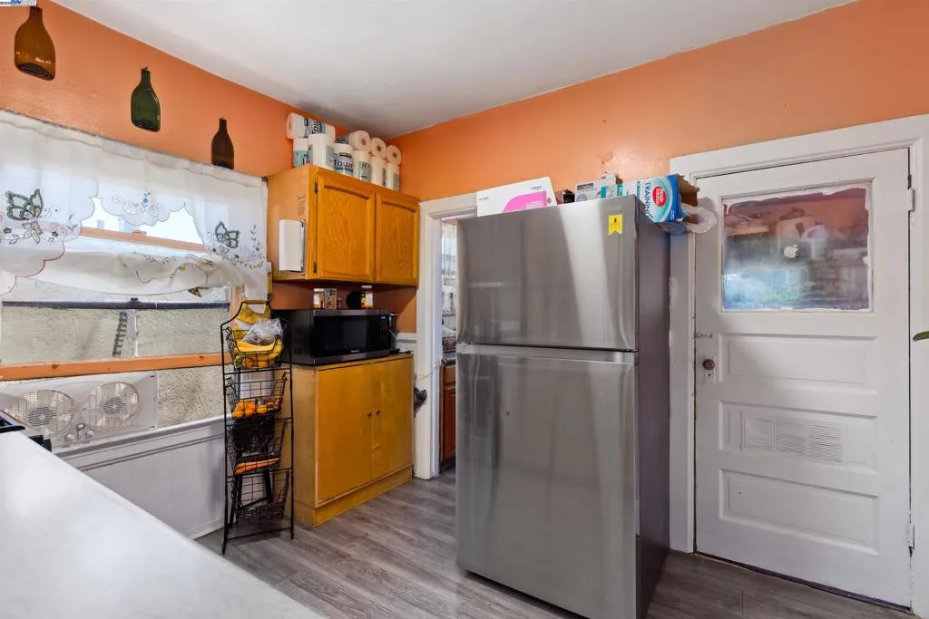 845 Isabella Street, Oakland, California 94607 home-pic-18