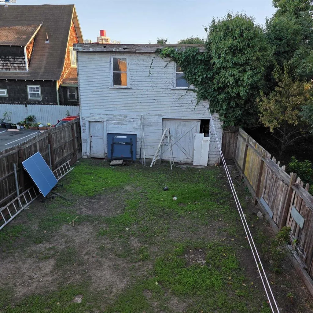 845 Isabella Street, Oakland, California 94607 home-pic-23