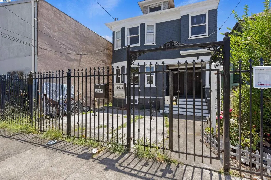 845 Isabella Street, Oakland, California 94607 home-pic-0