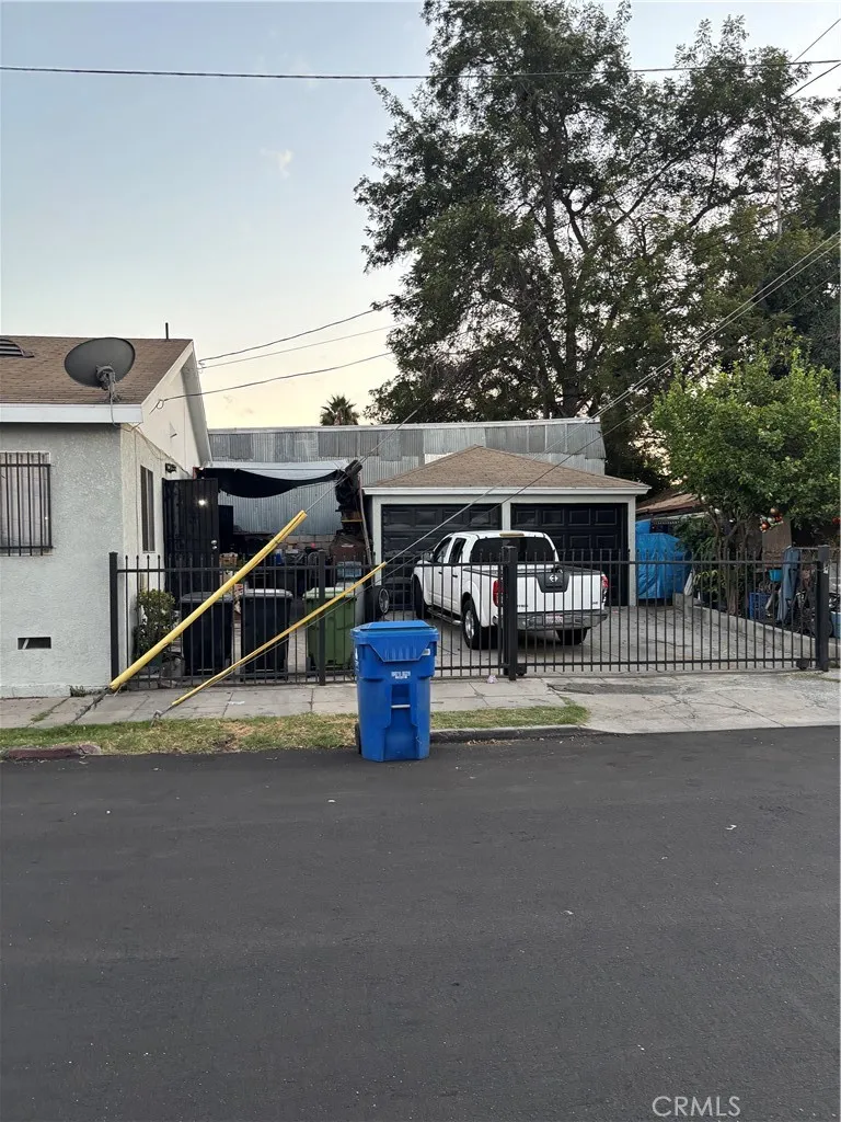 3201 3201 Long Beach, Vernon, California 90058 home-pic-3