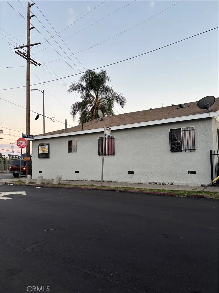 3201 3201 Long Beach, Vernon, California 90058 home-pic-2