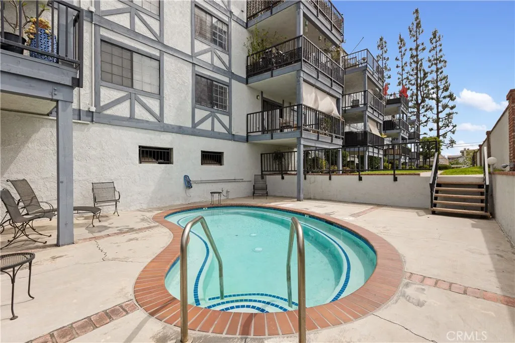 2599 Walnut, Signal Hill, California 90755 home-pic-22