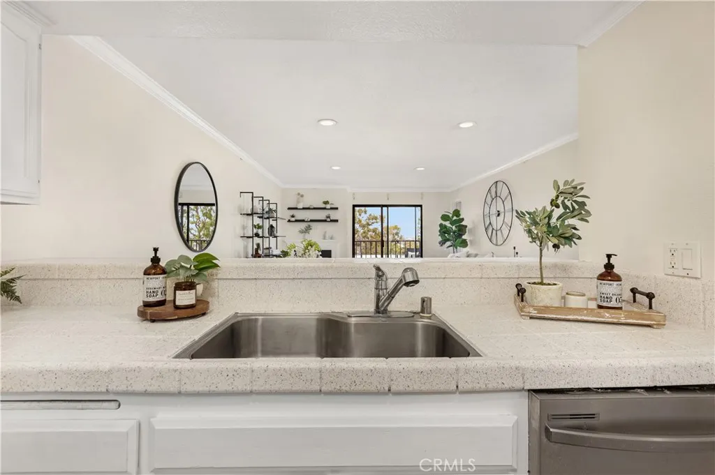 2599 Walnut, Signal Hill, California 90755 home-pic-15