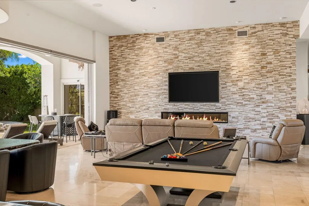 334 Crest Lake Drive, Palm Desert, California 92211 home-pic-14
