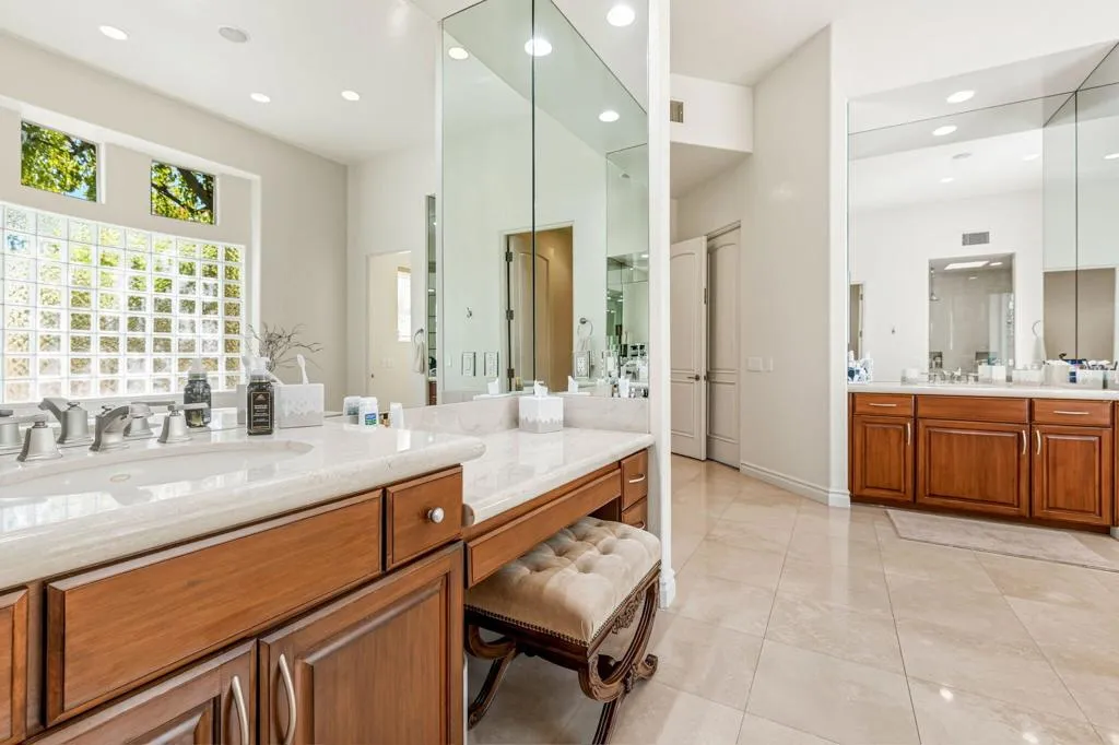 334 Crest Lake Drive, Palm Desert, California 92211 home-pic-49