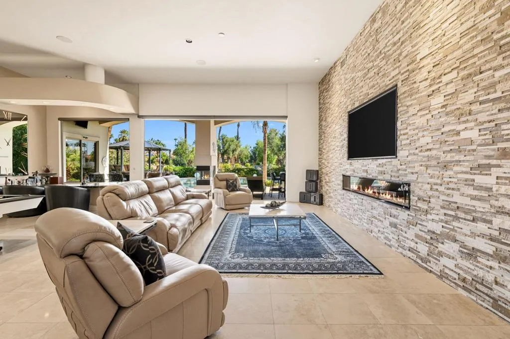 334 Crest Lake Drive, Palm Desert, California 92211 home-pic-9
