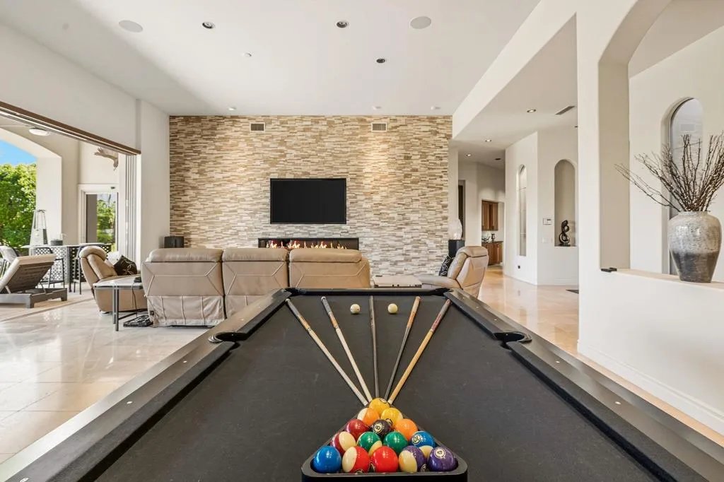 334 Crest Lake Drive, Palm Desert, California 92211 home-pic-15