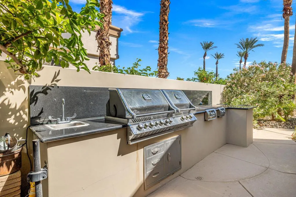 334 Crest Lake Drive, Palm Desert, California 92211 home-pic-27