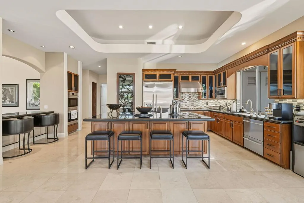 334 Crest Lake Drive, Palm Desert, California 92211 home-pic-21