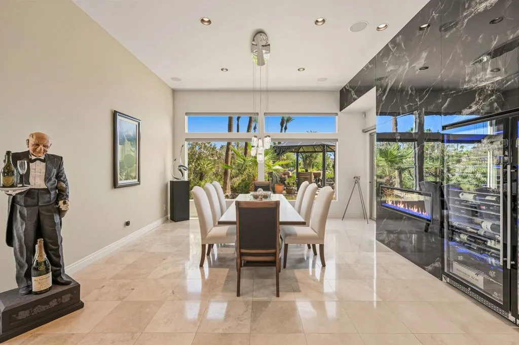334 Crest Lake Drive, Palm Desert, California 92211 home-pic-34