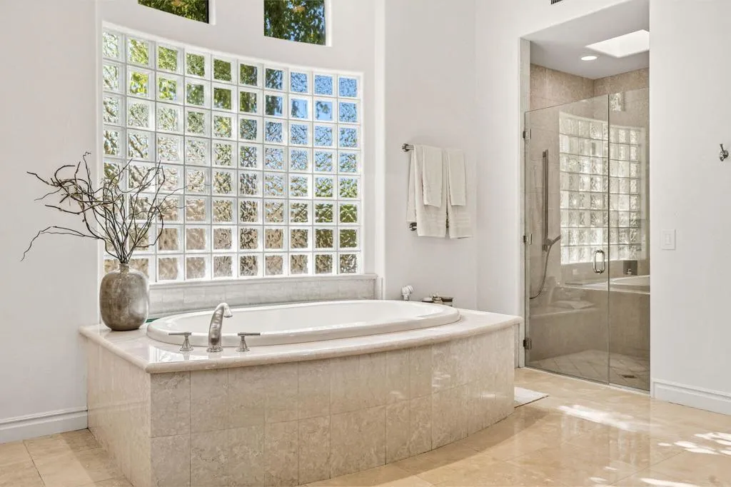 334 Crest Lake Drive, Palm Desert, California 92211 home-pic-46