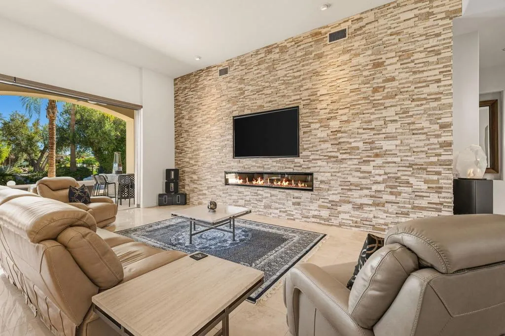 334 Crest Lake Drive, Palm Desert, California 92211 home-pic-11
