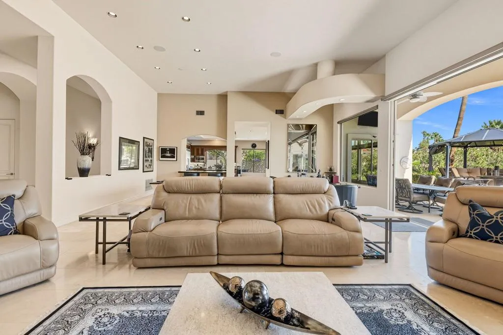 334 Crest Lake Drive, Palm Desert, California 92211 home-pic-13