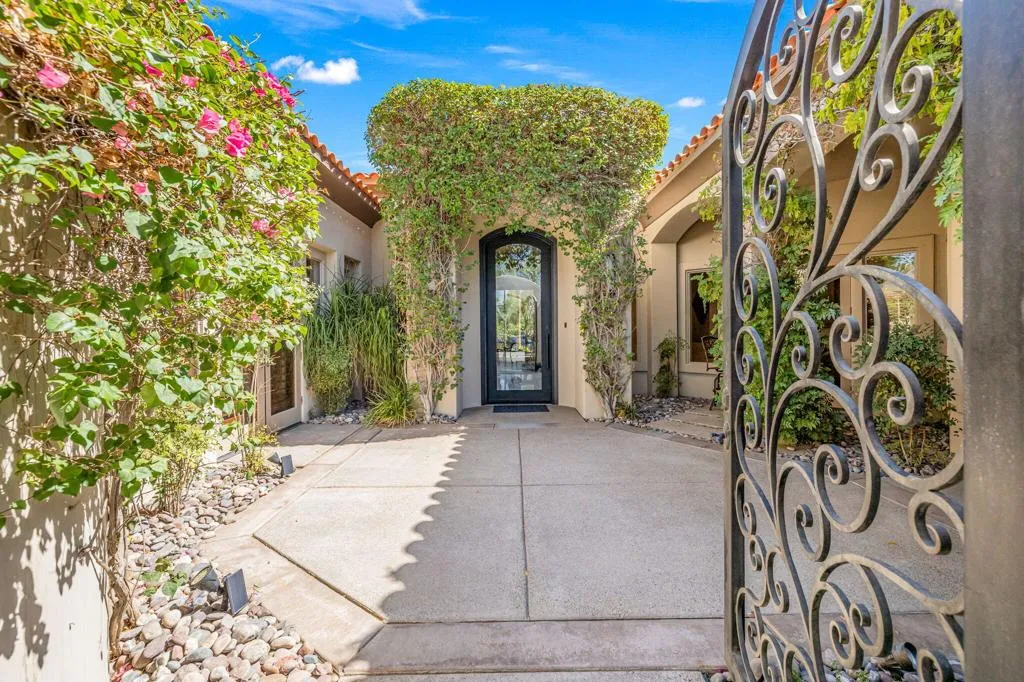 334 Crest Lake Drive, Palm Desert, California 92211 home-pic-5