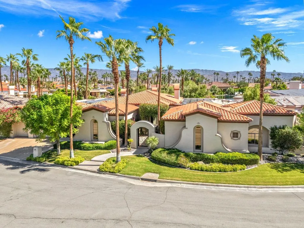 334 Crest Lake Drive, Palm Desert, California 92211 home-pic-4