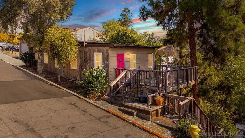 2950 Nutmeg St, San Diego, California 92104 home-pic-0