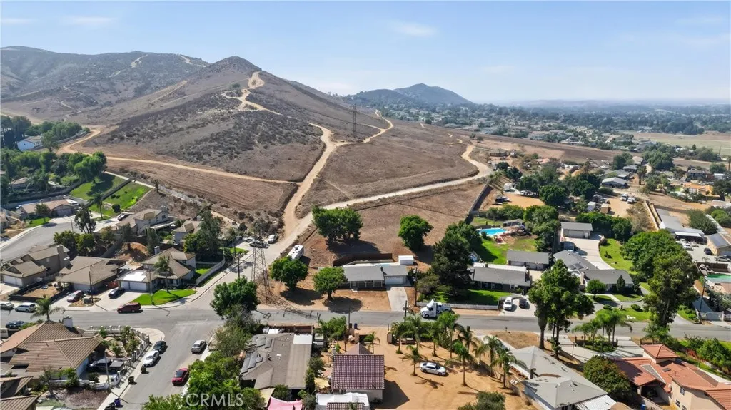 4615 Fairbanks, Jurupa Valley, California 92509 home-pic-39