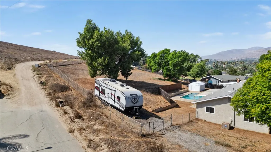 4615 Fairbanks, Jurupa Valley, California 92509 home-pic-35