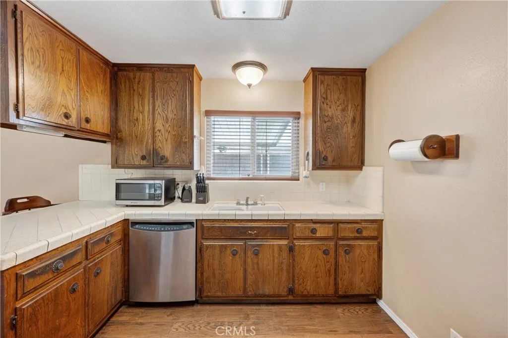 4615 Fairbanks, Jurupa Valley, California 92509 home-pic-17
