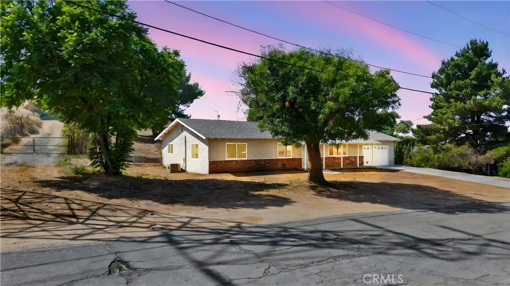 4615 Fairbanks, Jurupa Valley, California 92509 home-pic-1