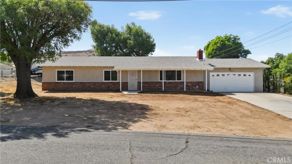 4615 Fairbanks, Jurupa Valley, California 92509 home-pic-3