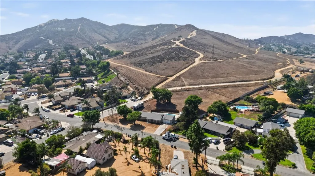 4615 Fairbanks, Jurupa Valley, California 92509 home-pic-40